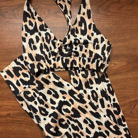 Beach Riot Leopard and Black Sportswear - Picture 5 of 6
